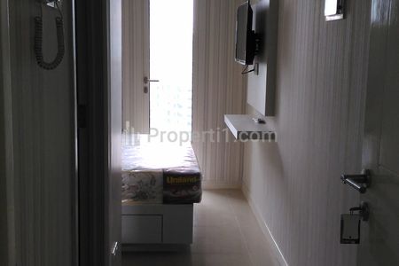Disewakan Apartemen Madison Park Dekat Mall Central Park - 1 BR Furnished