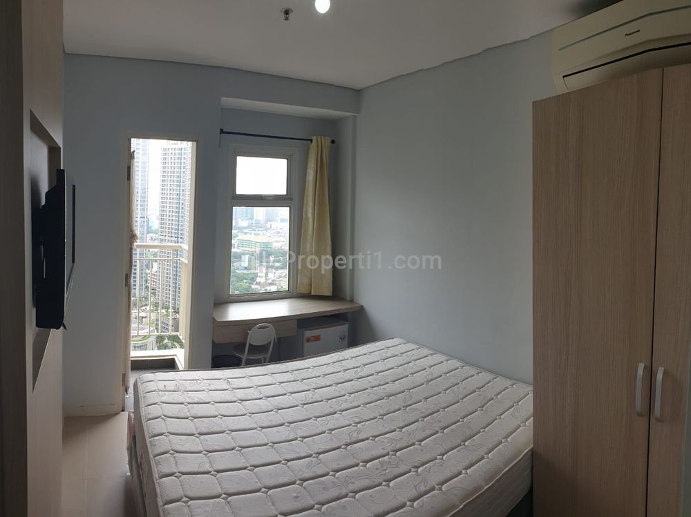 Disewakan Apartemen Madison Park Dekat Mall Central Park, Taman Anggrek