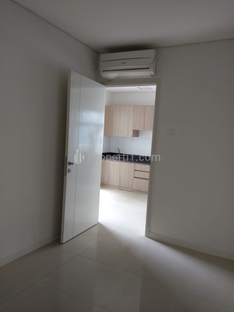 Disewakan Apartemen Madison Park Dekat Mall Central Park, Taman Anggrek, APL Tower - 2 BR Unfurnished + AC