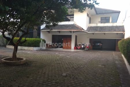 Dijual Rumah Mewah Luas di Kebon Jeruk, Kelapa Dua, Jakarta Barat