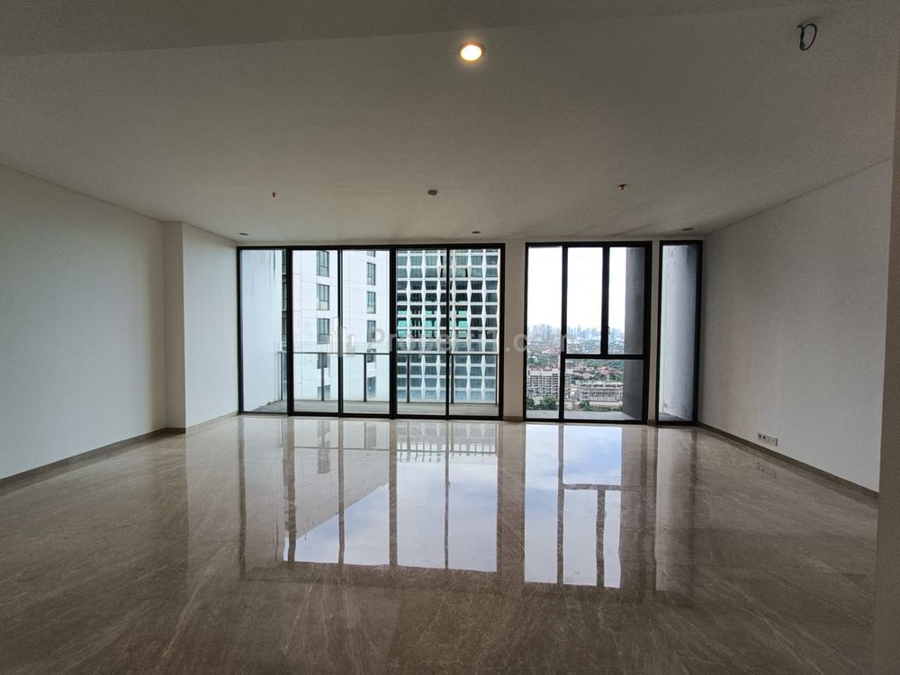 Dijual Apartemen Izzara Simatupang 3+1 BR Furnished with Private Lift