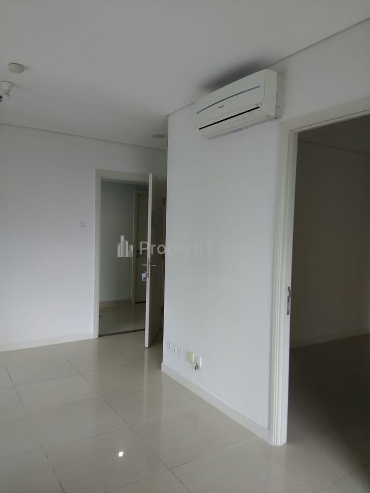 Disewakan Apartemen Madison Park Dekat Mall Central Park, Taman Anggrek, APL Tower - 2 BR Unfurnished + AC
