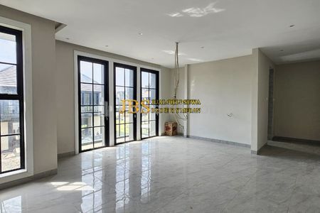 Rumah 2,5 Tingkat Dijual di Komplek Citraland Gama City Medan Cluster Clarke Quay