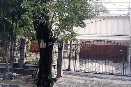 Jual Rumah Mewah Tanah Luas Harga Super Murah View Taman di Sayap Jl. Supratman Bandung