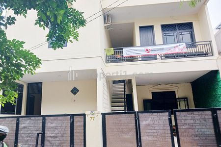Jual Rumah + Kos-kosan di Jl. Bangka 3 Jakarta Selatan Dekat Kemang Village, Kem Chicks, Lippo Mall Kemang, Blok M, RS Siloam Mampang