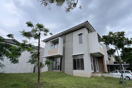 Dijual Cepat Rumah Hoek Best View di Golf Island PIK Jakarta Utara