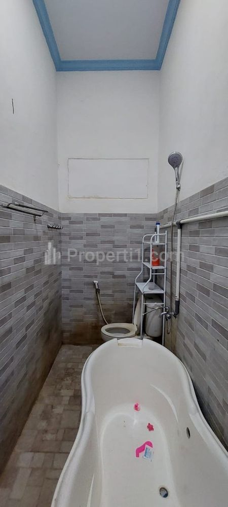 Dijual Rumah Kav DKI Luas 340 m2 di Jakarta Barat