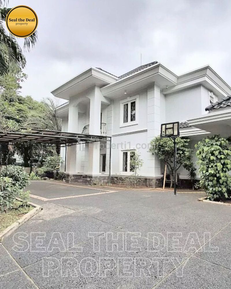 Jual Rumah Luas di Area Kebayoran Baru Jakarta Selatan STDN0160
