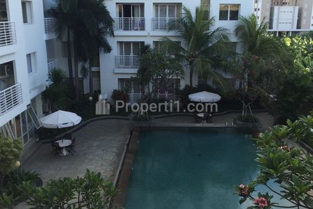 Sewa Apartemen Cosmopolis Surabaya 2BR View Kolam Renang Dekat Kampus