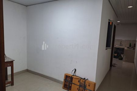 Dijual Rumah di Tanjung Duren Selatan Jakarta Barat, 5BR, 3Lantai, Luas Tanah 52m2