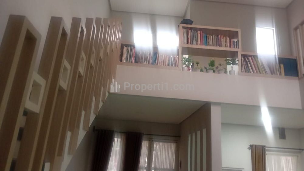 Dijual Rumah Landungsari Malang, Dekat Ponpes IIBS dan Kampus UMM Lantai 2