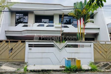 Rumah Dijual di Klampis Ngasem Sukolilo Surabaya Timur Luas Cocok untuk Keluarga