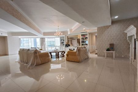 Dijual Termurah Condominium Taman Anggrek - 4 BR Semi Furnished Luas 292 m2