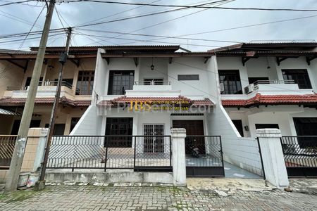 Jual Rumah 2,5 Tingkat di Komplek Villa Polonia Indah Jalan Perhubungan Udara - Medan