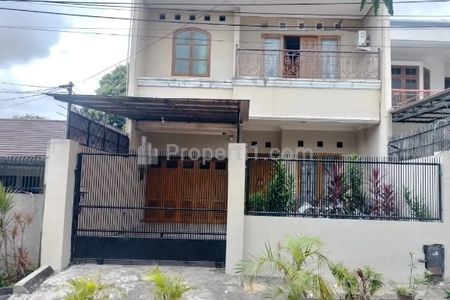Dijual Rumah 2 Lantai Siap Huni, Luas & Nyaman di Kawasan Strategis Jakarta Barat