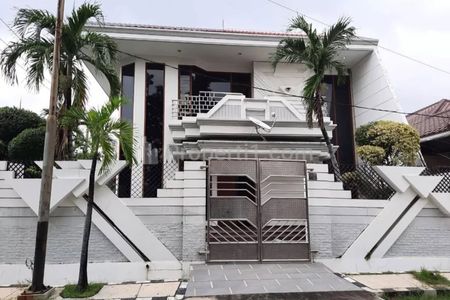 Jual Rumah Mewah Surabaya SHM Kawasan Dharmahusada Indah Utara