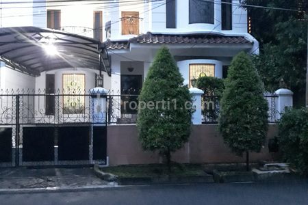 Jual Rumah Hitung Tanah di Gedung Hijau Pondok Indah Jakarta Selatan, 150 m ke Jalan Raya Utama