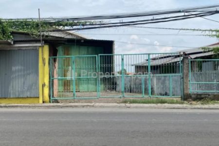 Disewakan Gudang Lokasi Depan Raya Luas 525 m2, Strategis Dekat Toll Romokalisari Surabaya Barat