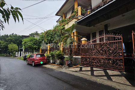 Rumah Kost Bintaro IKPN Jakarta Selatan, 10 Kamar, Jual Cepat BU Semi Furnished, Full Kayu Jati, Lantai Marmer