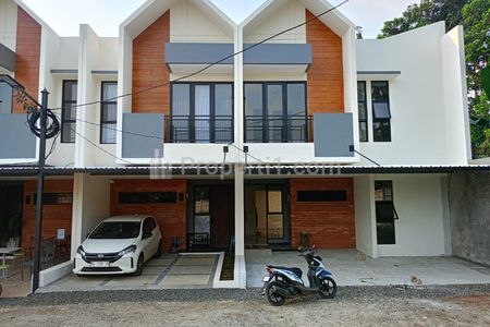 Dijual Rumah Cantik di BSD Ciater Dekat Toll, Pasar Modern, Taman Kota BSD, Rawabuntu, Al Azhar BSD