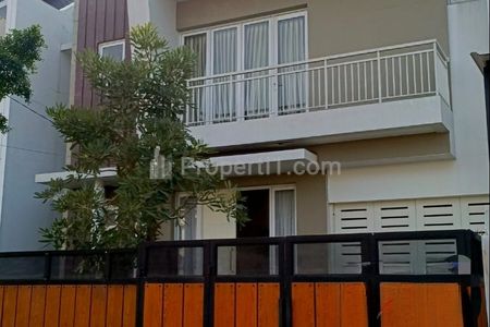 Dijual Rumah 2 Lantai di Cinere Dekat Toll Desari