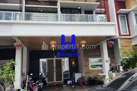 Dijual Rumah 2 Tingkat di Komplek Givency One Medan Type Versace