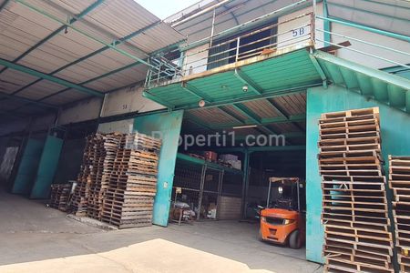 Jual Gudang Layak Pakai Luas 1 Hektar Bangunan 6000 m2 di Kamal Raya, Tegal Alur, Kalideres, Jakarta Barat