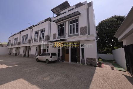 Jual Rumah 2,5 Tingkat di Komplek Sekip Luxe Jalan Setia Baru - Sekip, Medan