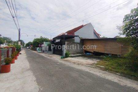 Dijual Tanah Pekarangan Bagus Pinggir Jalan Aspal Dalam Ringroad Dekat Kampus UMY, Sleman, Yogyakarta