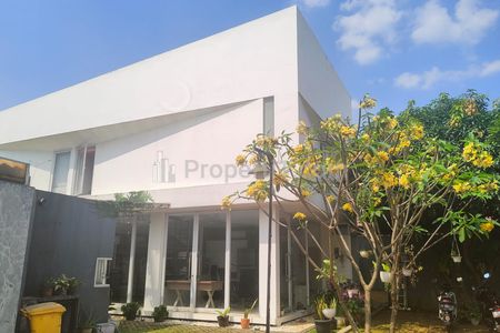 Dijual Cepat!! Rumah 2 Lantai Semi Furnished Lebak Bulus Jaksel