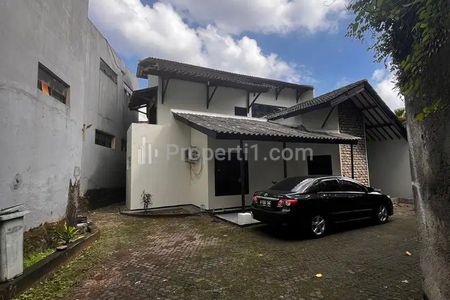 Sewa Rumah Ngantong Anti Bising, Bisa Kantor/Gudang, 850 m ke Mampang Prapatan Raya, Jakarta Selatan