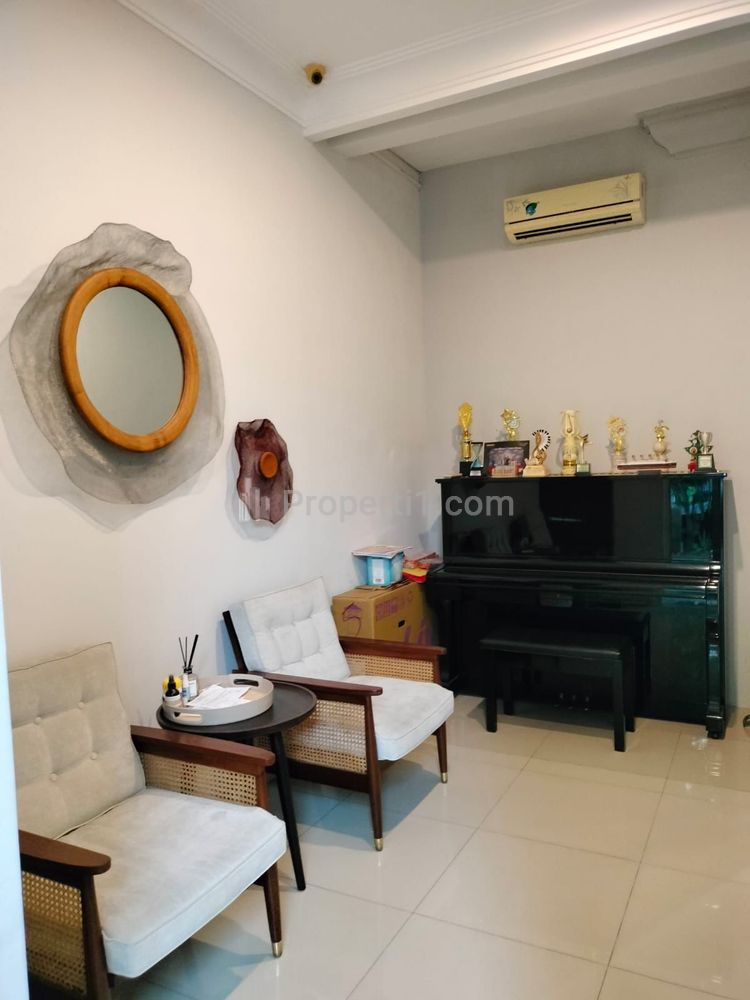 Dijual Rumah Pakuwon Indah The Mansion Surabaya Barat