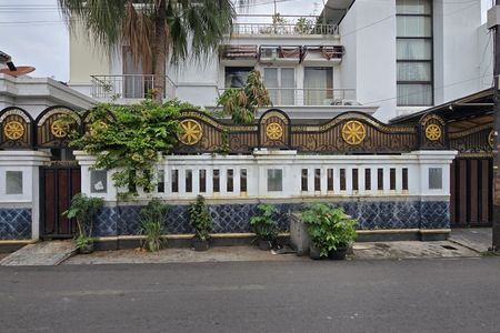 Tampak depan 