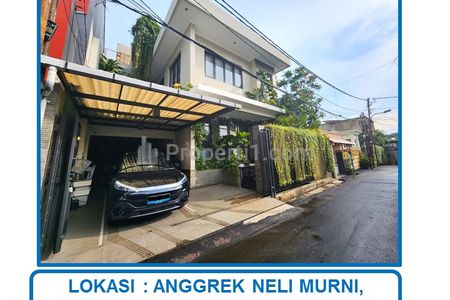 Jual Cepat Rumah Asri 3 Lantai Rooftop Luas Semi Furnished di Anggrek Neli Murni, Kemanggisan, Palmerah, Jakarta Barat