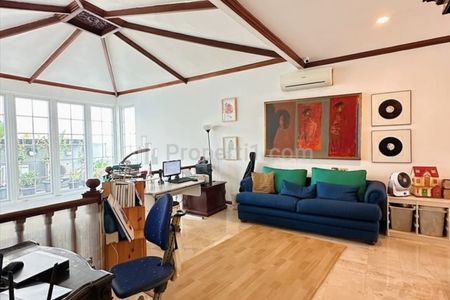 Jual Rumah Huk SHM Nego Luas 646 m2, Dua Lantai, 6+3 BR, di Kertanegara Kebayoran Baru, Jakarta Selatan