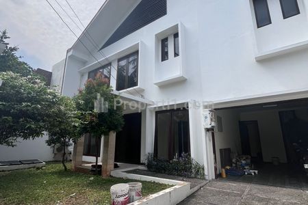 House for Rent 4 Bedrooms Furnished with Private Pool, Newly Renovated at Kuningan, South Jakarta
