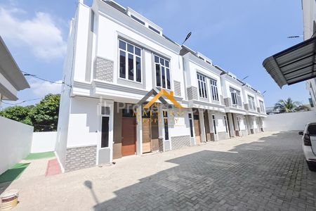 Dijual Townhouse Kondisi Kosong Komplek Sekip Luxe di Jalan Setia Baru - Medan
