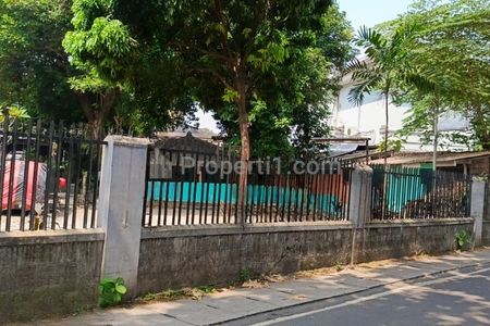 Dijual Rumah Clasik Lokasi Strategis di Karang Tengah Lebak Bulus, Jakarta Selatan