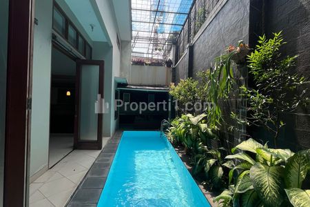 Disewakan Rumah 4 Kamar Tidur, dengan Private Pool di Senopati Jakarta Selatan