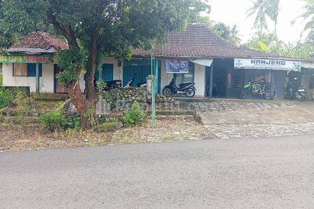 Jual Tanah di Batuwarno Wonogiri 2.329 m2 Pinggir Jalan Raya Dekat Pasar Batuwarno, Kantor Kecamatan Batuwarno, SMP Negeri 1 Batuwarno