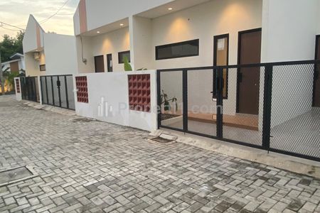 Dijual Rumah Asri 2 Kamar Tidur, Lingkungan Aman & Nyaman di Acasha Homes Cimuning, Mustika Jaya, Kota Bekasi 