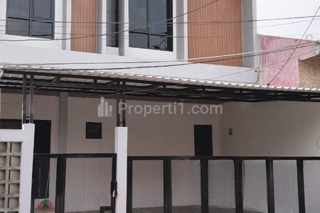 Dijual Rumah Dalam Komplek Dekat Living Plaza Cinere