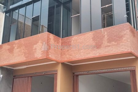 Disewakan Ruko 2 Lantai Lokasi Strategis di Gandul Cinere