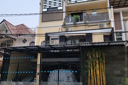 Dijual Rumah Bagus di Pelepah Elok Raya, Jakarta Utara