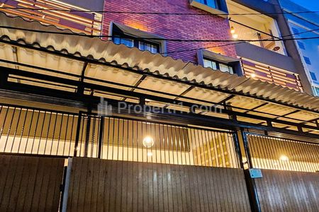 Jual Rumah Kos-kosan di Tanjung Duren Jakarta Barat