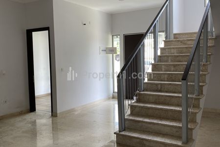 Jual Rumah Golf Island Violin PIK Ukuran 8x15 Kosongan Sudah Sertifikasi di Jakarta Utara