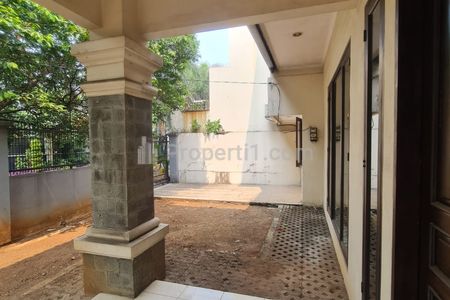 Jual Rumah di Pondok Indah Daerah Gedung Hijau Posisi Hoek Luas Tanah 348m2