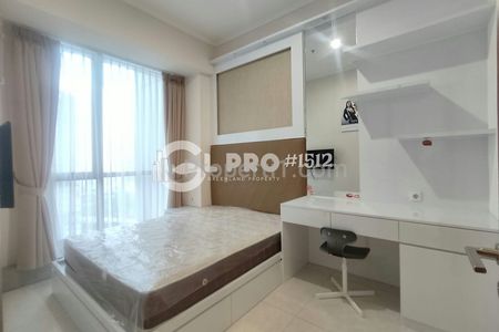 Sewa Apartemen Taman Anggrek Residence Condo 2+1 Bedrooms Furnished Best Price di Jakarta Barat
