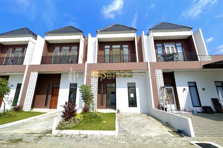 Dijual Rumah 2 Tingkat Siap Huni di Komplek Karya Ville Jalan Eka Surya - Medan