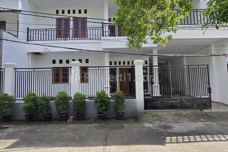 Tampak depan 